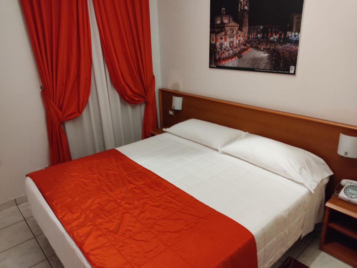 לנגנו Hotel Al Corso מראה חיצוני תמונה