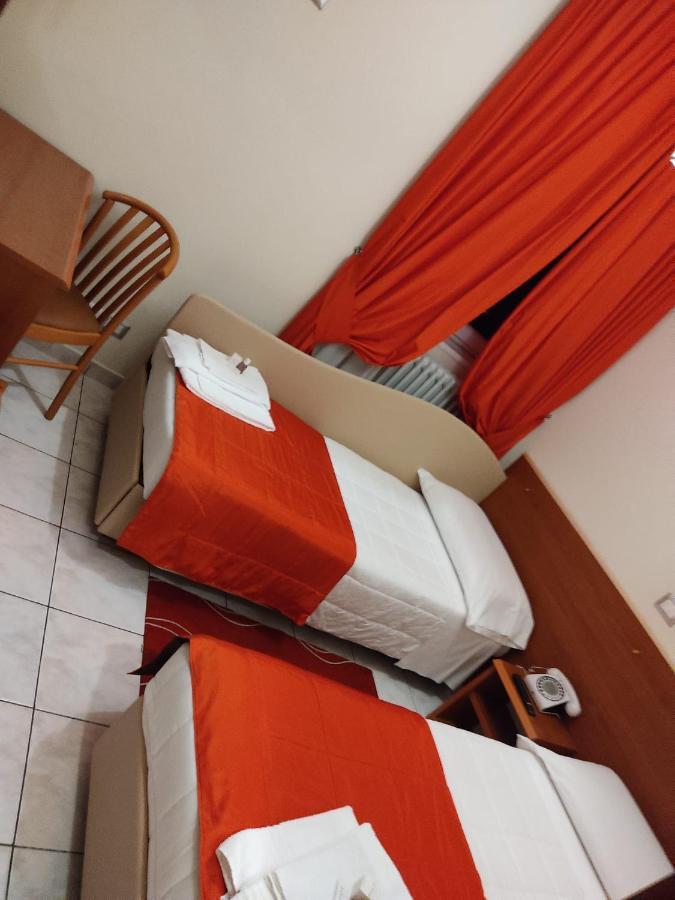 לנגנו Hotel Al Corso מראה חיצוני תמונה